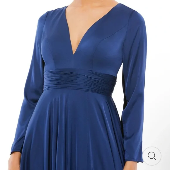 MAC DUGGAL SZ 16 LONG SLEEVE RUCHED WAIST A-LINE GOWN. NWT Dresses